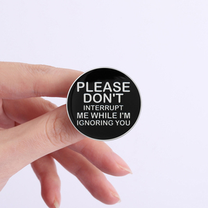 Broche en émail « Veuillez ne pas me déranger pendant que je vous ignore » - Broche drôle et sarcastique avec citations sociales - Badge de revers - Bijoux - Product Image 4