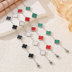 <span class=keywords><strong>Bracciale</strong></span> a catena con quadrifoglio portafortuna in acciaio al titanio placcato <span class=keywords><strong>oro</strong></span> 18k con <span class=keywords><strong>madreperla</strong></span>, anallergico <span class=keywords><strong>e</strong></span> resistente all'ossidazione, da donna - Product Image 2