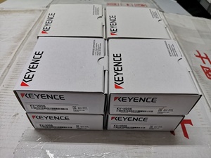 Contrôleur programmable PLC KV-H20S 2 axes à impulsions (interpolation linéaire possible) - Product Image 3