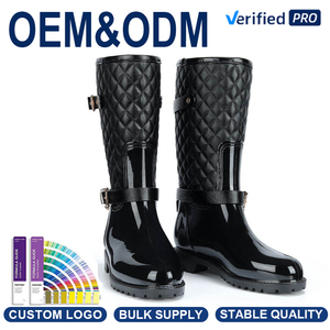 Bottes de <span class=keywords><strong>pluie</strong></span> en PVC pour femmes, motif losanges matelassés, légères, pour l'extérieur, prix d'usine, vente en gros - Product Image 1