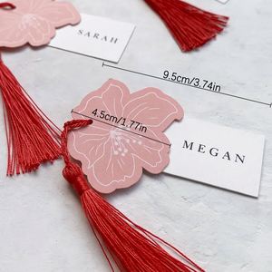 Cartes de nom de mariage personnalisées avec des pompons floraux |   Cartes de placement pour événements, décorations de table et fournitures pour cadeaux de fête - Product Image 3