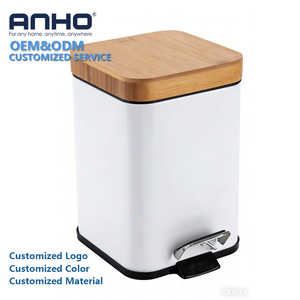 Poubelle à pédale Eco-Chic, corps en acier galvanisé, couvercle en bambou naturel, finition noire thermolaquée, résistante à l'eau, durable pour la maison - Product Image 1