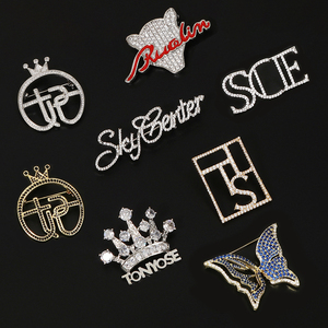 Lencana Logam Berhias Berlian dengan Bros Mewah Berlian, Logo Baja Tahan Karat Kustom, Pin Lencana Dada Perusahaan - Product Image 1