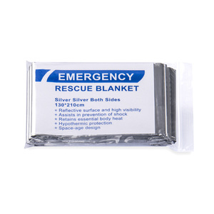 Couverture Thermique d'Urgence Réfléchissante Argentée pour Survie en Extérieur, Abri pour 1 Personne et Animaux de Compagnie - Product Image 3