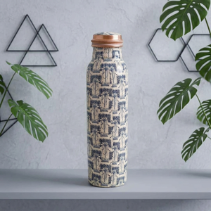 Bouteille ayurvédique avec impression mandala, bouteille d'eau en cuivre pur 1L, design mandala, bouteille en cuivre design, œuvre d'art Meena en cuivre - Product Image 1