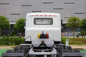 Camión <span class=keywords><strong>Tractor</strong></span> BYD Q3 <span class=keywords><strong>Usado</strong></span>, Eléctrico, 355KWh de Capacidad Total, Equipado con Puerto de Carga Dual de 100KW CC, Puede Ser Cargado hasta 90 - Product Image 2