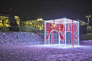 Nueva Iluminación Navideña LED 3D Cuadrada, Decoración de Caja de Regalo con Marco de Hierro, Resistente al Agua para Interiores, Aspecto Luminiscente Escénico para Exteriores IP65 - Product Image 1