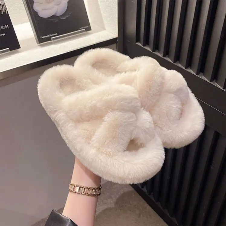 Groothandel Mode Vrouwen Winter Warme Indoor Dikke Buitenzool Zachte Faux Bont Fuzzy One Strap Pluizige Slippers