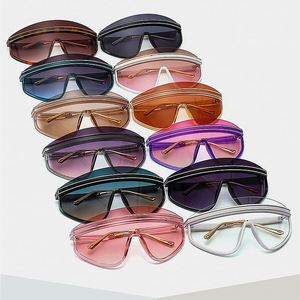 Gafas de Sol de Moda con Logotipo Personalizado, Montura Media con Rayas, Lentes de Una Pieza Extra Grandes para Mujer - Product Image 6