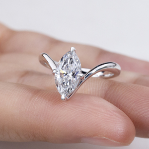 Bague de fiançailles Messi Jewelry MSR-2108 en or 18 carats avec diamant de laboratoire taille marquise - Product Image 2
