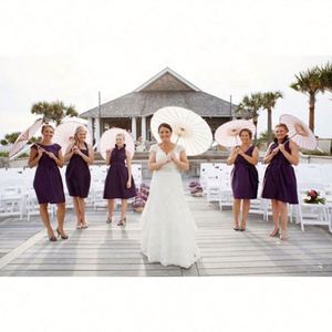 Sombrilla de Papel de Bambú y Algodón Roja Hecha a Mano de 84 cm con Logotipo Personalizado para Recuerdos de Boda para Novias y Damas de Honor - Product Image 5