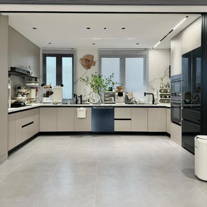 Armoires de cuisine encastrées de luxe en tons gris avec appareils intégrés pour les projets de rénovation de cuisine de villa moderne - Product Image 1