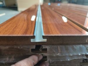 Panel de <span class=keywords><strong>MDF</strong></span> Ranurado con Recubrimiento UV de Alto Brillo, con Tiras de Aluminio Insertadas de 15mm, 16mm y 18mm, Lámina de <span class=keywords><strong>MDF</strong></span> <span class=keywords><strong>Ranurada</strong></span> con Melamina - Product Image 2