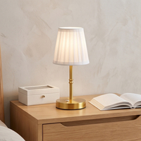 Lámpara de Escritorio LED Dorada Vintage con Pantalla de Tela Plegada, Lámpara de Mesa Recargable para Dormitorio, Mesita de Noche, Sala de Estudio, Decoración del Hogar