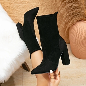 Botines de Ante Elásticos para Mujer con Punta Fina, Cremallera Lateral y Tacón Grueso - Ideales para Otoño/Invierno - Product Image 4