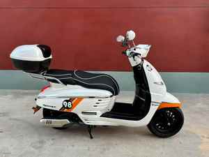 <span class=keywords><strong>Scooter</strong></span> à essence <span class=keywords><strong>Peugeot</strong></span> Django pour les trajets urbains, moto d'occasion à essence pour un usage quotidien - Product Image 2