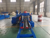 Machine de formage de profilés de garde-corps professionnelle à commande PLC avec moteur intégré pour la fabrication de barrières routières en profil W (acier galvanisé)