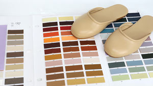 Женские атласные тапочки с закрытым носком - Product Image 3