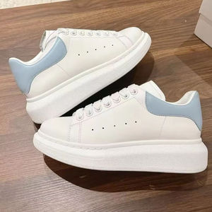 Zapatos para caminar sencillos y a la moda, zapatos casuales de marca de lujo, zapatos de tenis de alta calidad para exteriores, para hombres y mujeres. - Product Image 2
