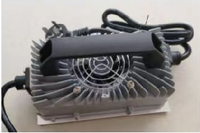 Chargeur de batterie enfichable en aluminium étanche IP67 WFY 12V 12.6V 14.6V 15A 20A pour trottinette électrique à trois roues avec LED, entrée 100-260V