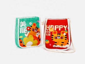 กระเป๋าสะพายข้างผ้าใบลายเสือน่ารักสำหรับผู้หญิงนักเรียนผู้หญิงกระเป๋าช้อปปิ้งโทรศัพท์มือถือขนาดเล็ก - Product Image 2