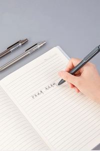 Elegante Bolígrafo Retráctil de Plástico Minimalista, Bolígrafo Ejecutivo con Logotipo Personalizado Grabado para Oficina - Product Image 6