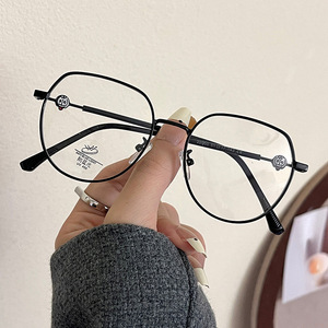 กรอบแว่นตาโลหะทรงสี่เหลี่ยม Qianai รุ่น S4-22050 ป้องกันแสงสีฟ้า กรอบเต็ม Unisex เลนส์ AC ดีไซน์ทรงไม่สมมาตร - Product Image 2