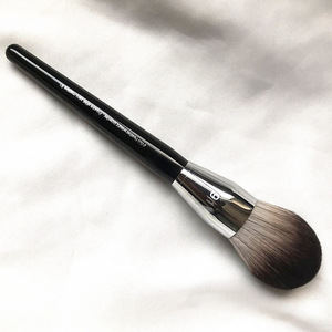 Brocha de maquillaje Silk House 91 grande para polvos, pelo sintético, mango de madera, para colorete, polvos compactos, Cangzhou. - Product Image 2