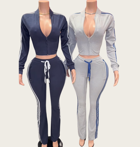 วิวิบลุค Z1209ST10 ชุดวอร์มผู้หญิง เสื้อแจ็คเก็ตคาร์ดิแกนผ้ากำมะหยี่มีซิป กางเกงขาบานลายทางด้านข้าง มีเชือกผูกเอว ชุดสองชิ้นไซส์ใหญ่ - Product Image 1