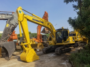 Excavadora Usada Komatsu PC200-8 de 20 Toneladas, Marca Japonesa Original, Excavadora de Construcción de Orugas Medianas con Pocas Horas de Uso - Product Image 6