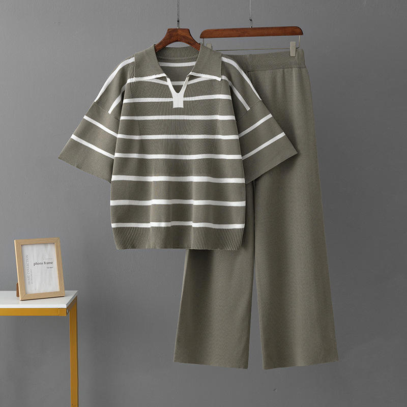 สีกากีเข้ม