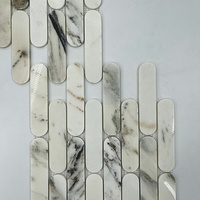 Carrelage de mosaïque en pierre naturelle ovale en marbre de Carrare de haute qualité moderne pour les carreaux de salle de bain de dosseret de cuisine pour les projets de bricolage