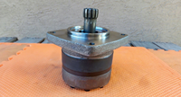Moteur hydraulique 6657024 6649128 6681605 pour chargeuse compacte 645 653 742 743 751 753 Pièces de machines de construction