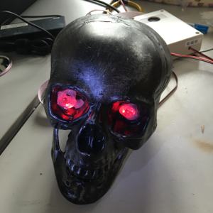 Accessoires de jeu Takagism, capteur de lumière en forme de crâne pour déverrouiller les accessoires de jeu d'évasion en réalité, accessoire de fête d'<span class=keywords><strong>Halloween</strong></span> - Product Image 2