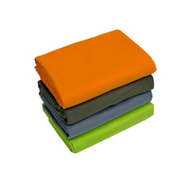 Serviette de plage en microfibre solide pour usage en station balnéaire avec poche zippée triangulaire, couleur unie minimale, entretien facile, serviette de plage personnalisable