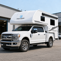 Pour camping-car 4x4 moderne et extensible toutes saisons à coque rigide avec réservoir d'eau et panneau solaire pour camion tout-terrain