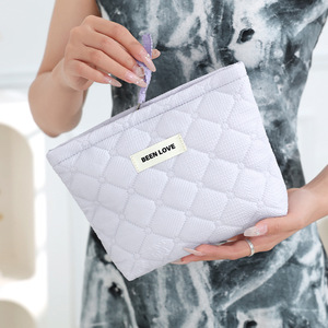 Been Love Makeup Bag Quilted Portable Cosmetic Storage Travel Size - Product Image 2