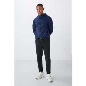 Pantalon de survêtement pour homme gris foncé texturé, coupe standard, taille élastique, respirant, décontracté - Product Image 5