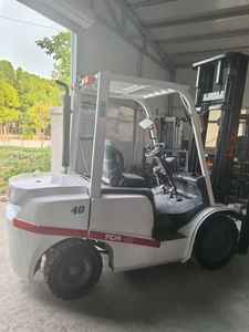 Chariot élévateur TCM 4 T d'occasion, moteur diesel à mât 2 étages de 4 tonnes, faible durée, hauteur de levage de 3000mm, bien entretenu, prêt à fonctionner - Product Image 4