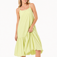 Robe longue jaune clair sans manches à fines bretelles pour femme - Découpes au dos et ourlet à volants - Vêtements personnalisés - Faible MOQ - Fabrication en usine