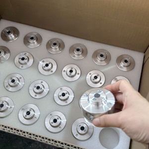 חלקי מתכת מותאמים אישית CNC, חלקי נירוסטה ואלומיניום מעובדים ב-CNC, כרסום וחריטה, חלקי אטימה לרכב - Product Image 3