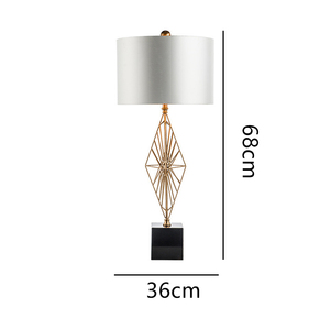 Lampe <span class=keywords><strong>de</strong></span> table géométrique moderne Design sculptural à armature métallique avec base <span class=keywords><strong>en</strong></span> marbre noir et abat-jour à tambour blanc Éclairage décoratif - Product Image 2