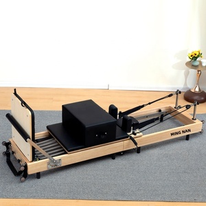 Lettino Pilates Core in Legno di Quercia Pieghevole Modello Eight Thousand Twenty-seven con Scatola in Legno per Casa, Studio Yoga, Palestra - Product Image 2