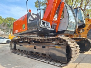 Excavadora Usada Hitachi EX120 de 12 Toneladas, Original de Japón, Pocas Horas de Uso, Precio Competitivo con un Año de Garantía - Product Image 5