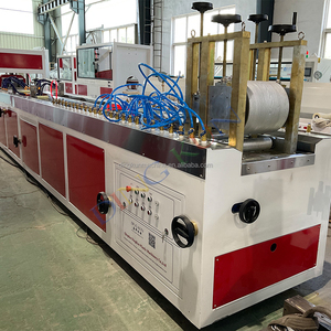 Máquina para Fabricar Perfiles de <span class=keywords><strong>Madera</strong></span> Plástica WPC, Maquinaria para <span class=keywords><strong>Madera</strong></span>, Máquina de Extrusión de Plástico Reciclado para Terrazas - Product Image 4