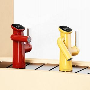 Robinet de lavabo de salle de bain numérique à eau chaude et froide, design moderne finition rouge chinois, avec bras robotisé - Product Image 4