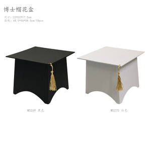 Heartfelt Doctoral Cap Graduation Flower Gift Box Arrangement de fleurs élégant pour bougies Souvenirs Savon Durable 'Fleur Éternelle' - Product Image 6