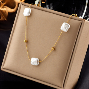 European American Style Square Pearl Chain Titanium Steel Clavicle Necklace Women's Everyday Wear Gold Color Geometric Design - Product Image 1