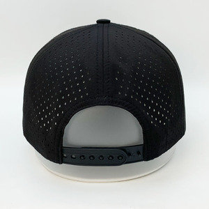 Casquette de baseball sportive pour homme à 5 panneaux, en PVC caoutchouc imperméable de haute qualité, avec logo personnalisé découpé au laser, idéale pour l'été, la course et le golf - Product Image 3