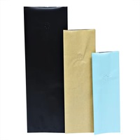 Sachet Doypack personnalisé en PET recyclé imprimé en héliogravure, noir mat, avec fermeture zip, valve et haute résistance pour café